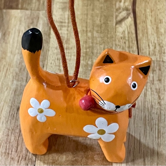 Wooden Hand Painted Cat Christmas Ornaments Made in Indonesia Folk Art Cat Lover - Picture 8 of 12